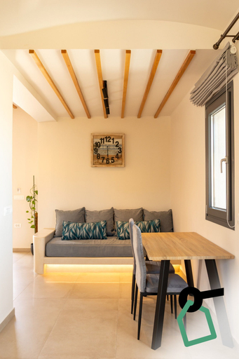 Room 4, Hotiday Santorini Mesaria, South Aegean