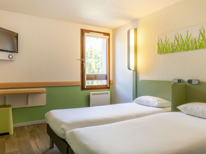 Bedroom 3, ibis budget Narbonne Sud, Aude