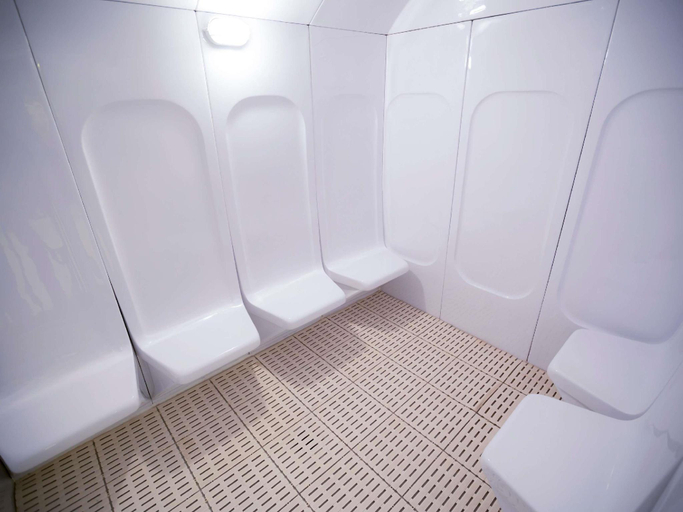Bathroom 5, Grand Mercure Majlis Residences, Abu Dhabi City