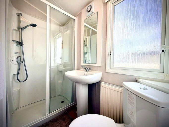 Bathroom, Sea Views 2 Bed - Sleeps 6 - Pets - Parking - Wifi, Aberdeenshire