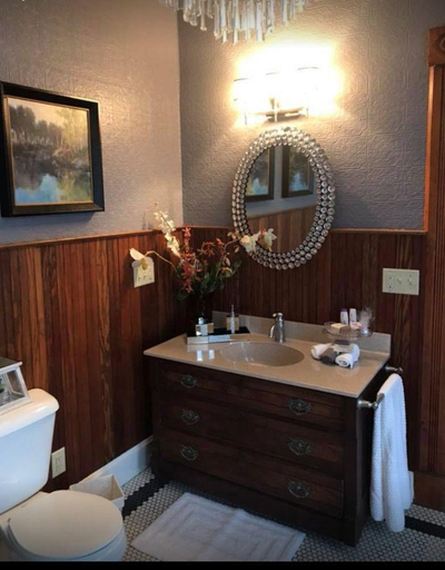 Bathroom 3, Evans Holly Grove Inn Bed and Breakfast, Des Moines