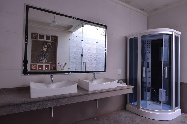 Bathroom 5, Orchha Palace and Convention Centre, Tikamgarh