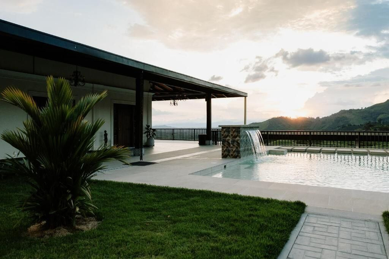 Pool 3, catleya royal club, Marsella