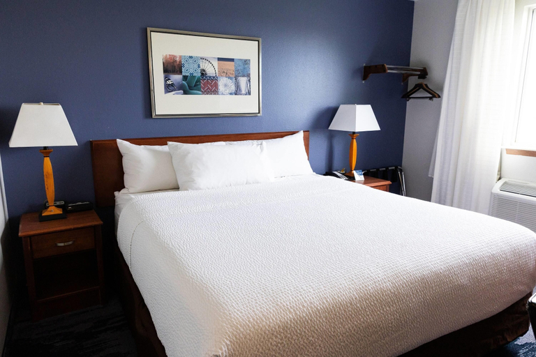 Bedroom 3, Travelodge by Wyndham Worland, Washakie