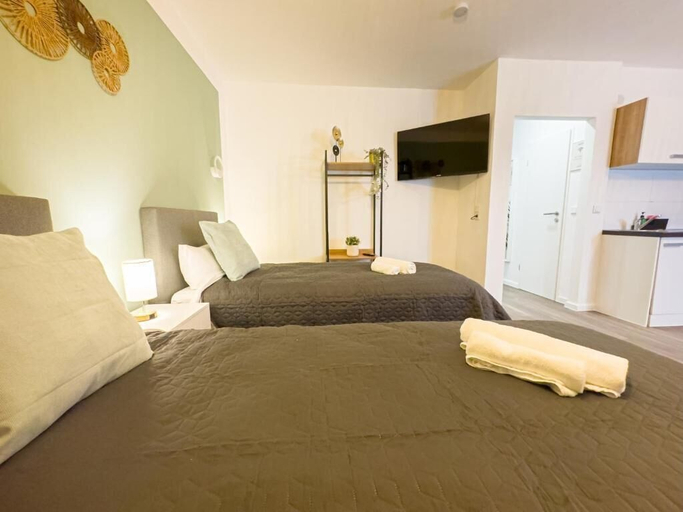 Room 5, Saarstraße 1A, Bremen