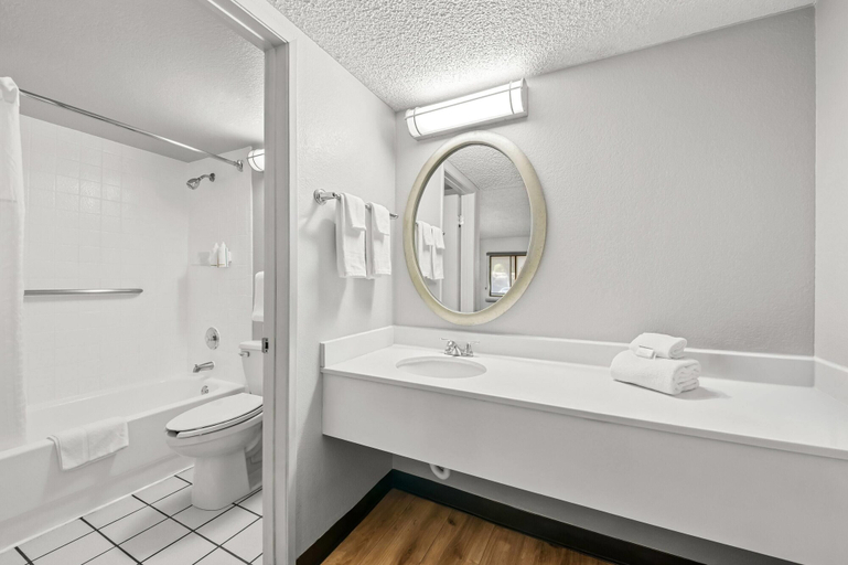 Bathroom 4, Days Inn by Wyndham Buena Park, Orange