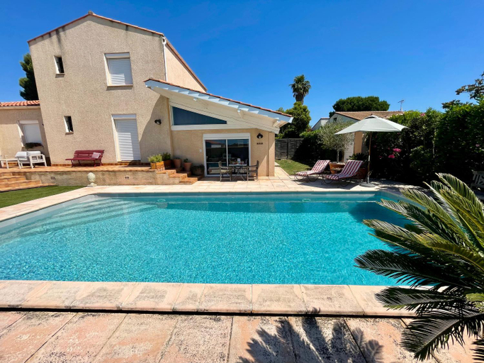 Sport & Beauty 5, Annexe des Pins - studio gite avec piscine & climatisation, Hérault