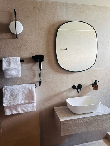 Bathroom, Hotel Ti' Pelican, Saint-Pierre
