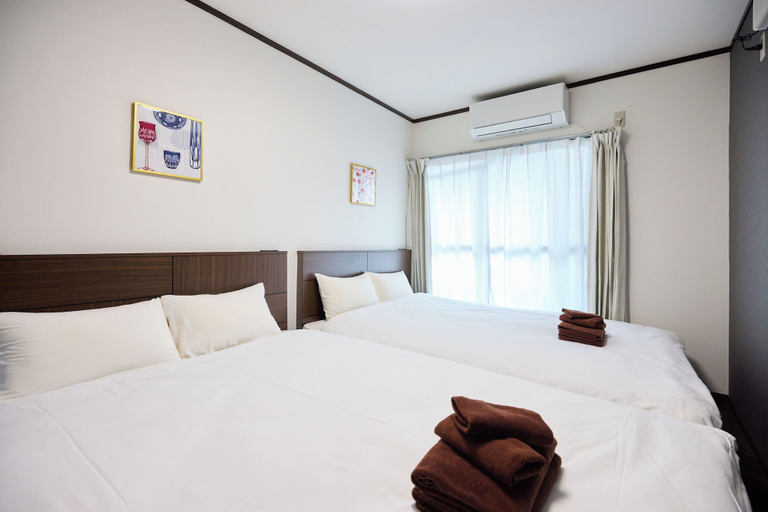 Room 5, Q stay Kita-senju, Adachi