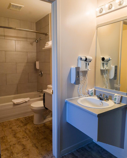 Bathroom 4, Motel De L'anse A L'eau, La Haute-Côte-Nord