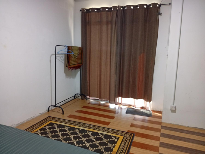 Bedroom 2, Guest House Idaman BB - NO SHARING ROOM, Kuala Terengganu