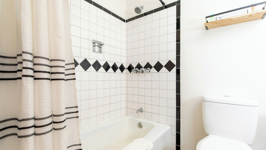 Bathroom 5, Modern Motel, El Paso