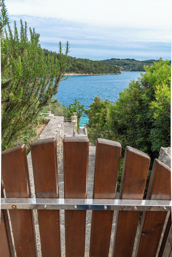 Others 4, House Vers, Vela Luka