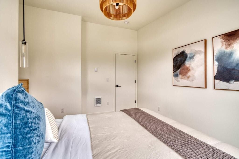 Room 5, The Alabaster by Stay Portland - Alberta Arts, Multnomah