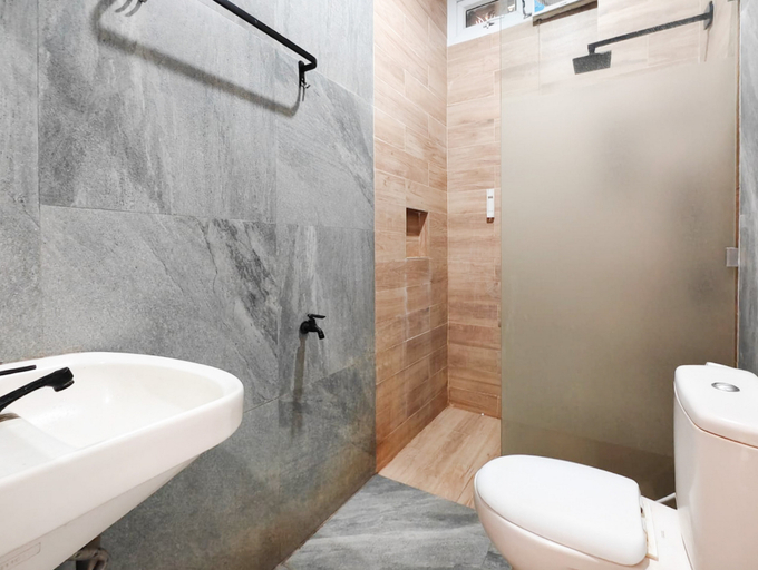 Bathroom 3, Wisma Bukit Barisan Jogja Syariah RedPartner, Sleman
