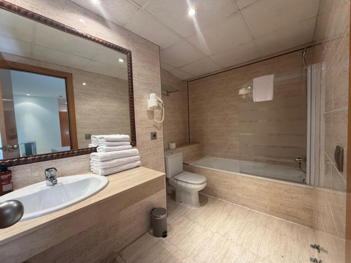 Bathroom 4, Fleming Center, Alicante