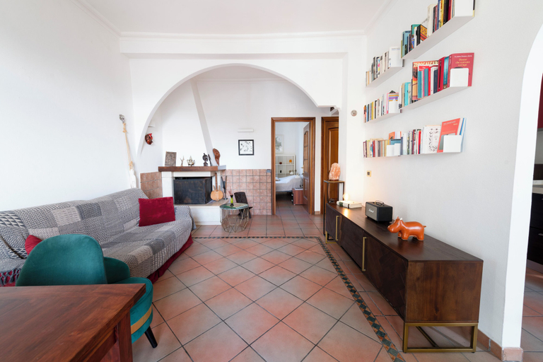 Interior 2, L'antro di Circe, Rome