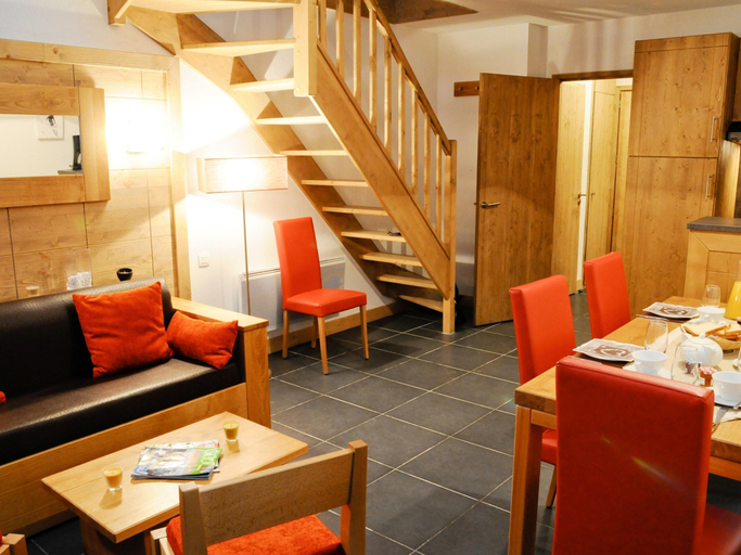 Dining, Mountain Panorama Apartment Retreat for 4, Savoie