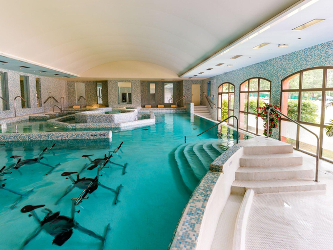 Pool 4, Var Duplex House for 6 with Pool, Var