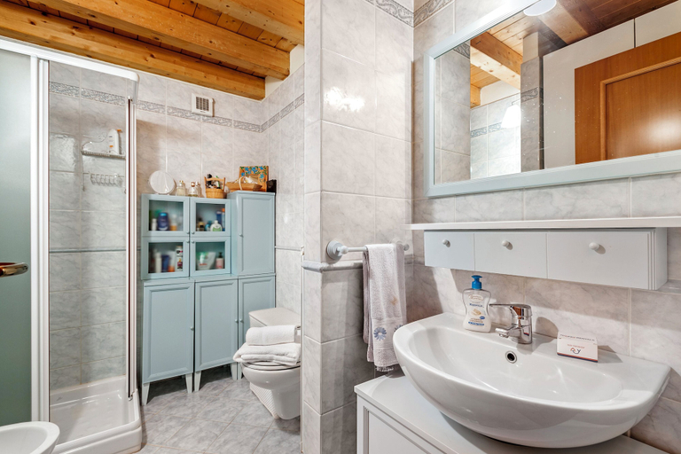 Bathroom 3, Grotten Loft with lake view and pool, Brescia