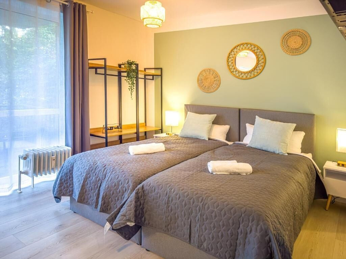 Room 2, Saarstraße 1A, Bremen