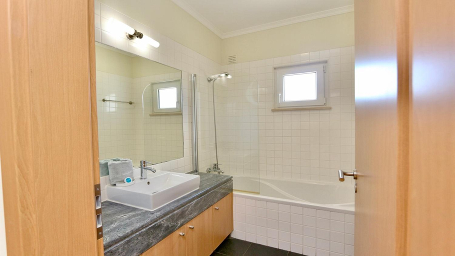 Bathroom 3, Villa Amendoeira 4 - Clever Details with private "heated" pool, Loulé