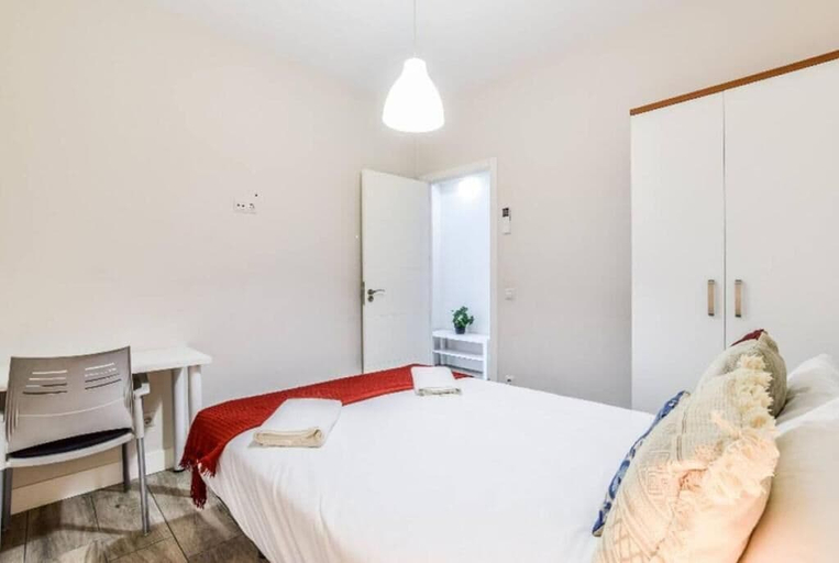 Room 5, Retiro V, Madrid