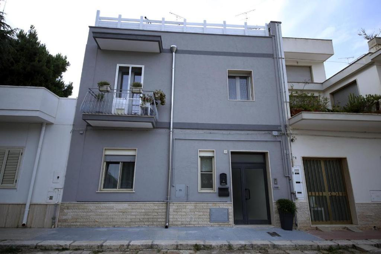 Exterior & Views, La piazzetta, Brindisi