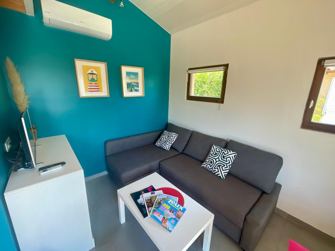Others 3, Annexe des Pins - studio gite avec piscine & climatisation, Hérault