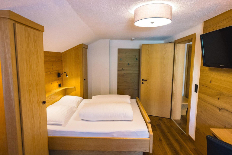 Bedroom 2, Hotel Bergkranz, Innsbruck Land