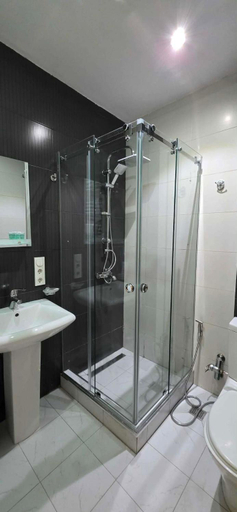 Bathroom 4, Tbiliseli Inn, Tbilisi