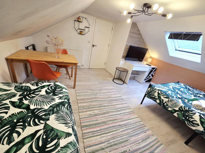 Bedroom 2, Mini hotel with home facilities in Hamilton West, South Lanarkshire