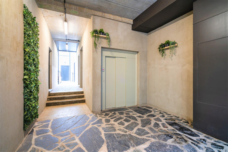 Entrance, Antwerp Central One Bedroom Apartment, Antwerpen