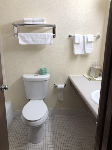 Bathroom 3, AmeriVu Inn & Suites, Eau Claire