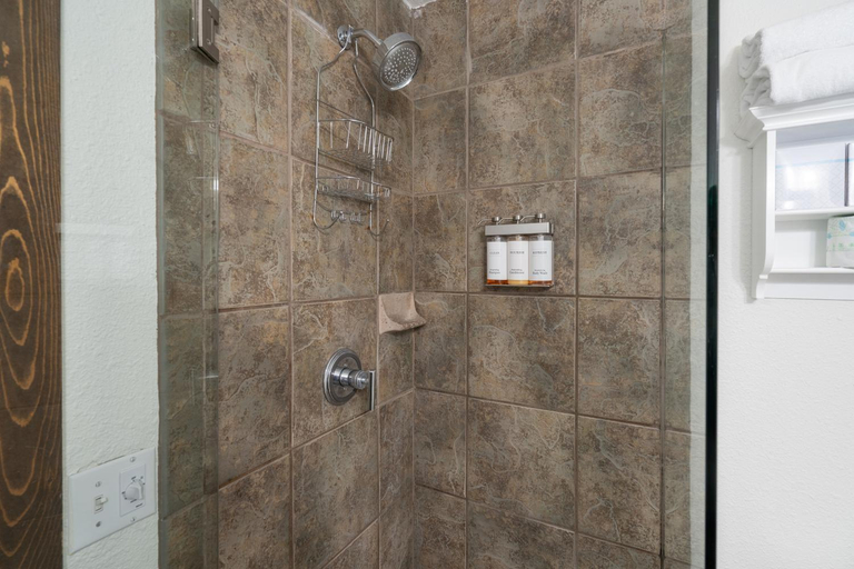 Bathroom 3, Manitou Lodge 1 by Alpine Lodging Telluride, San Miguel