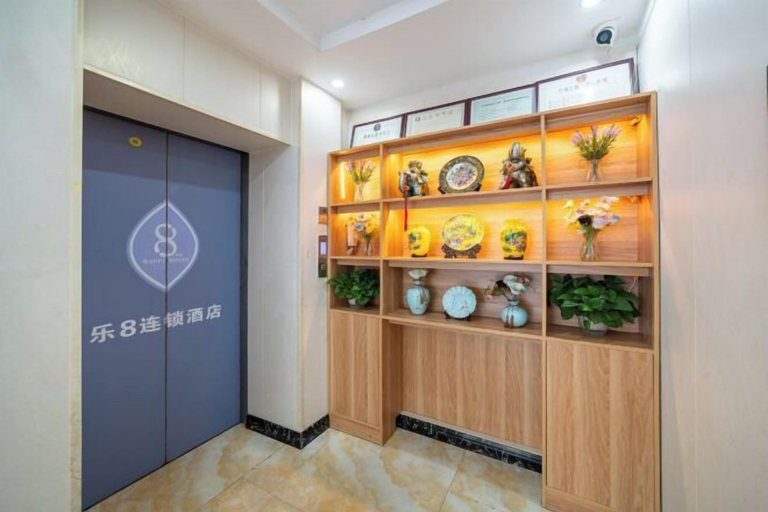 Food & Drinks, 8 Inn, Shenzhen