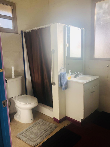 Bathroom 3, WILLIAMS AZ HOSTEL, Coconino