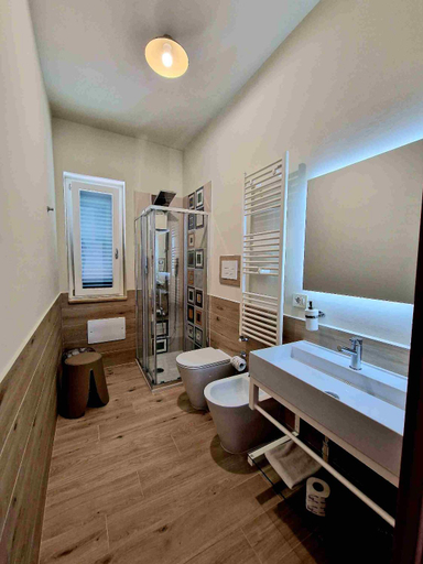 Bathroom 2, marte rooms, Salerno