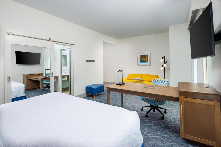 Bedroom 4, Hampton Inn & Suites Asheville Biltmore Village, Buncombe