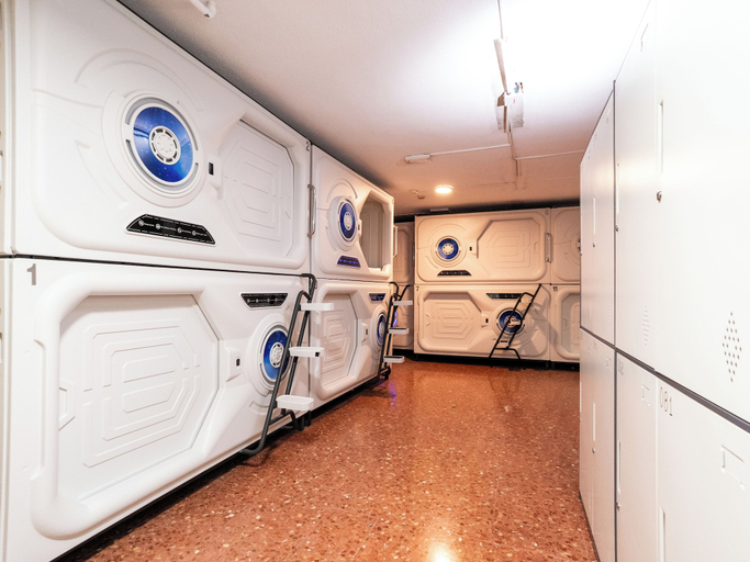 Others 3, Just Hostel Capsules, Alicante