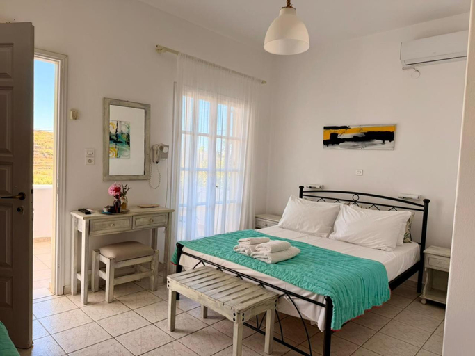 Bedroom 2, Palaios Rooms, South Aegean