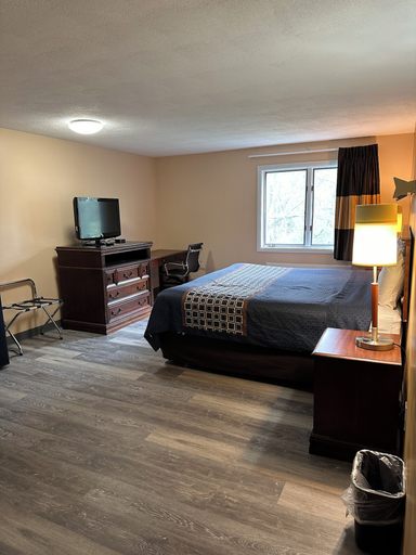 Bedroom 5, Wickford Motor Inn, Washington