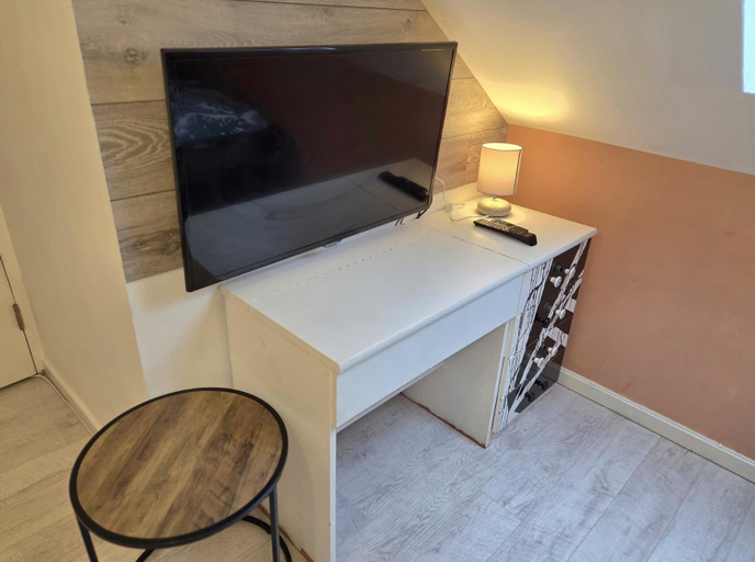 Others 5, Mini hotel with home facilities in Hamilton West, South Lanarkshire