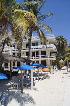 Others 2, Chichis and Charlies Beachfront, Isla Mujeres