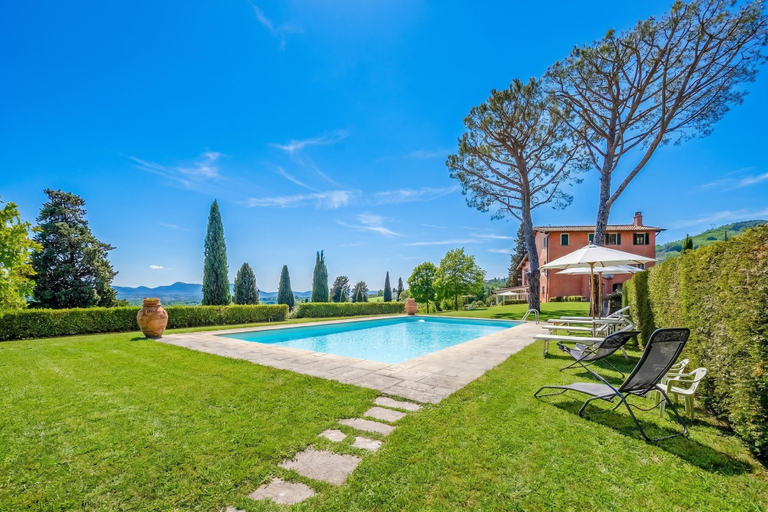 Private pool, Casa Paradiso With Panorama and Private Pool, Lucca