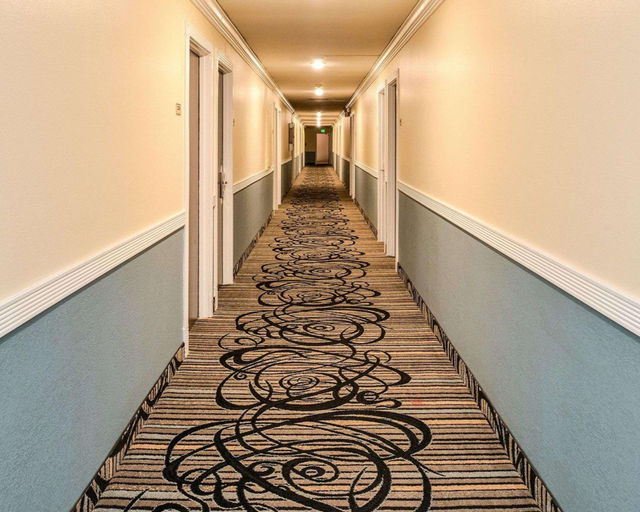 Interior view, Clarion Pointe Kent - Seattle South, King