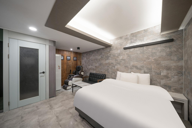 Bedroom 3, Daegu Suseongmot The Some, Buk