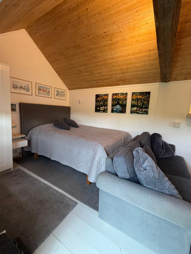 Bedroom 2, Stubbhuggets Lillstuga, Trosa