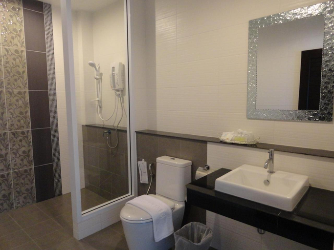 Bathroom 3, Bualinn Resort, Muang Nong Khai
