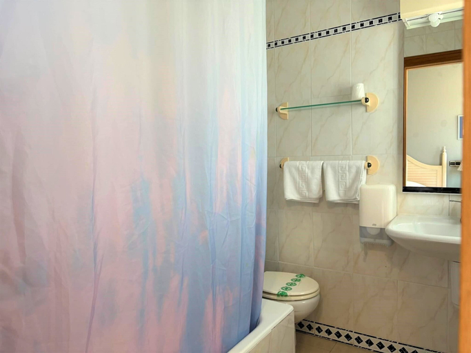 Bathroom 4, Hotel Pineda Playa, Cantabria